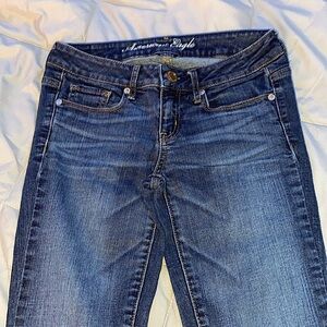 American eagle skinny jeans, size 2 run small